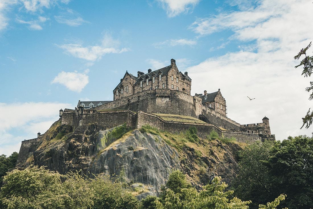 reasons to visit edinburgh