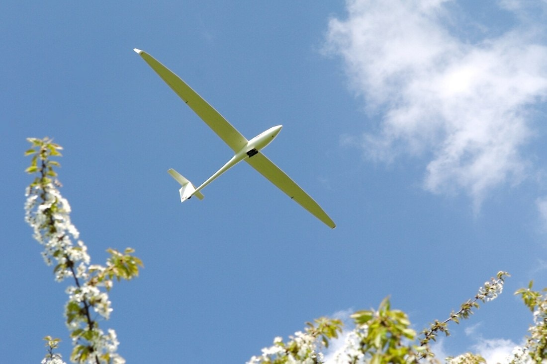Glider over Dunstable Downs