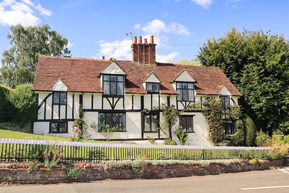 Picturesque cottages in Latimer