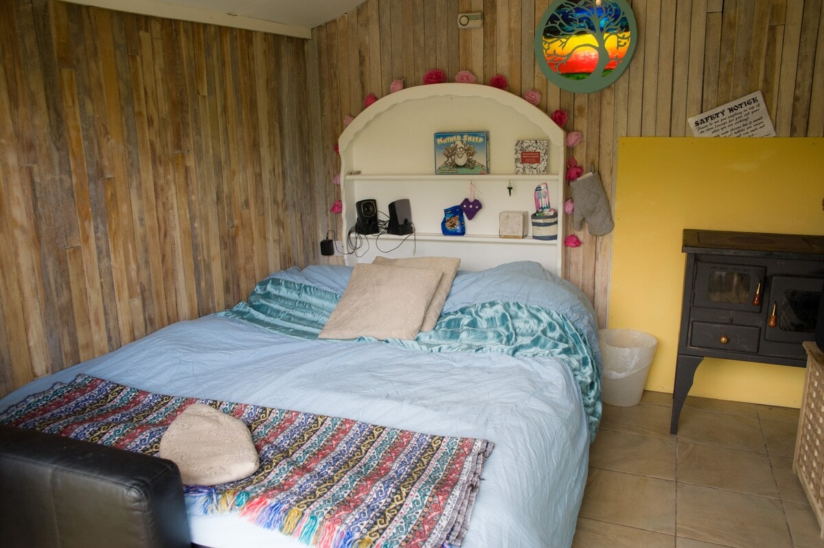 Hobbit House bedroom