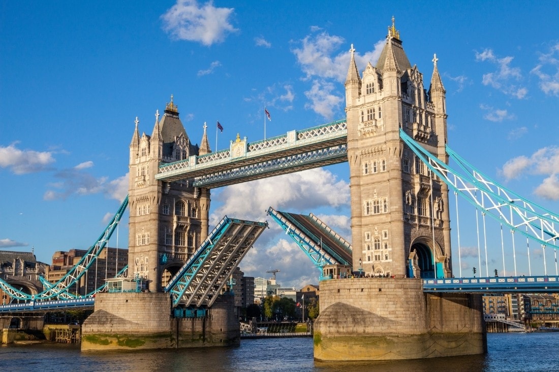 Raising the Bascules on Tower Bridge