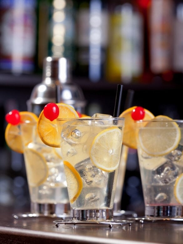7 Classic British Cocktails + Recipes