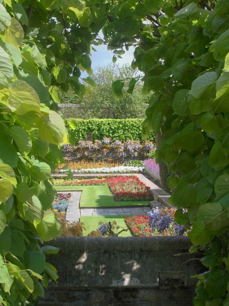 hampton court gardens