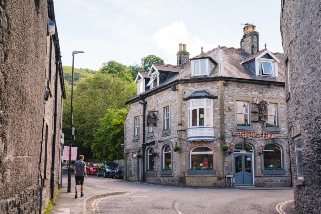 pubs in castleton