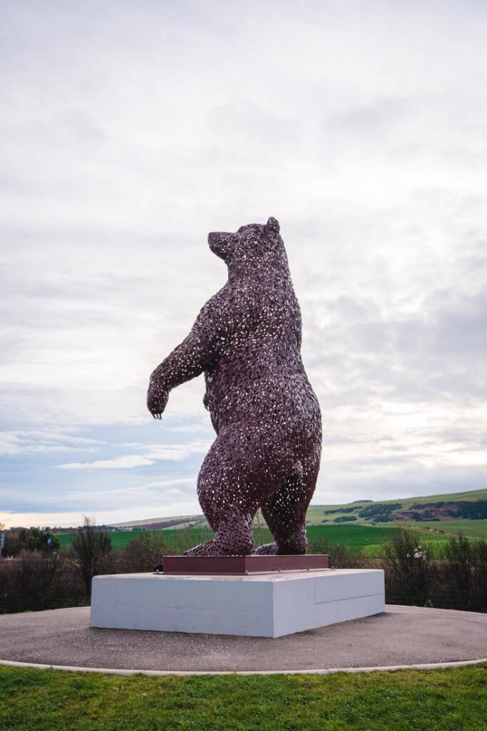 dunbar bear statue