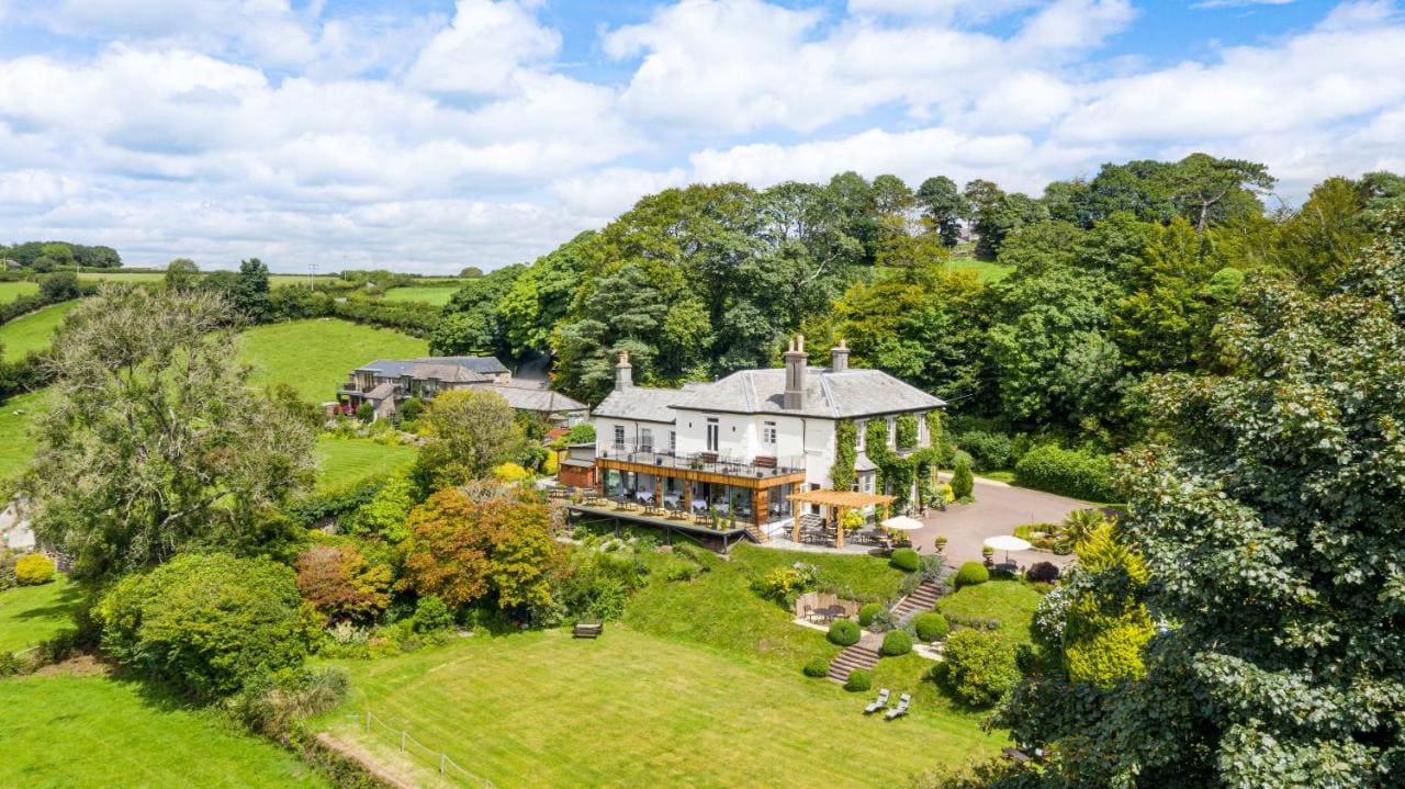 Beautiful gardens at The Horn Of Plenty, Devon